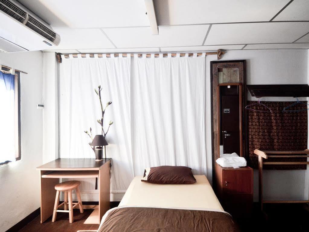 Suk11 Hostel 방콕 외부 사진